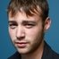 Emory Cohen como Homer Roberts