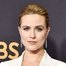 Evan Rachel Wood como Veda Pierce