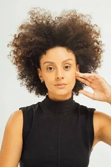 Gabriela Correa como Lucia