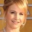 Gabrielle Carteris como Andrea Zuckerman