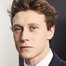 George MacKay como Bill Turcotte