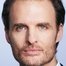 Greg Bryk como Colonel Amos