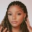 Halle Bailey como Sky Forster
