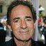 Harry Shearer como Narrator (voice)