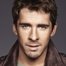 Hugh Sheridan como Toby