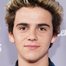 Jack Dylan Grazer como Thimbletack (voice)