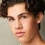 Jackson Dollinger como Charlie (voice)