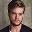 Jake Weary como Deran Cody