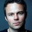 Jamie Glover como James Lacey