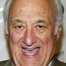 Jerry Adler como Howard Lyman