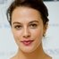 Jessica Brown Findlay como Lenore (voice)