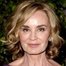Jessica Lange como Dusty Jackson