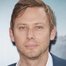 Jimmi Simpson como Drednok (voice)
