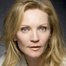 Joan Allen como Sheila Mullen