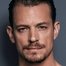 Joel Kinnaman como Takeshi Kovacs