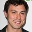 John Francis Daley como Lance Sweets