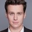 Jonathan Groff como Patrick Murray