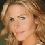 Josie Davis como April Luna