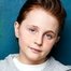 Judah Prehn como Max Hawthorne