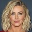 Julianne Hough como Jolene