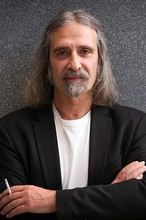 Julio Pereira como Consul