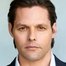 Justin Bruening como Kyle Dash