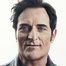 Kim Coates como Frank Sturgis