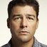 Kyle Chandler como Colonel Cathcart