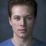 Leo Howard como Ethan Machado