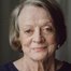 Maggie Smith como Violet Crawley