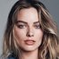 Margot Robbie como Self