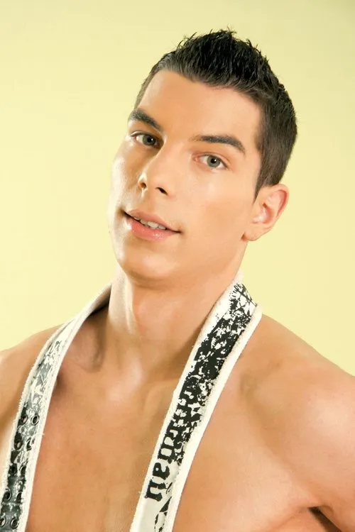 Marlon Moreno como Guillermo León