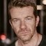 Max Beesley como DI Daniel O