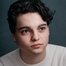 Max Burkholder como Max Weston