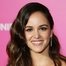 Melissa Fumero como Sophie (voice)