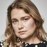 Merritt Wever como Frankie Pierce