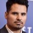 Michael Peña como Domingo Chavez