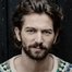 Michiel Huisman como Sonny