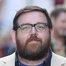 Nick Frost como Stuart (voice)