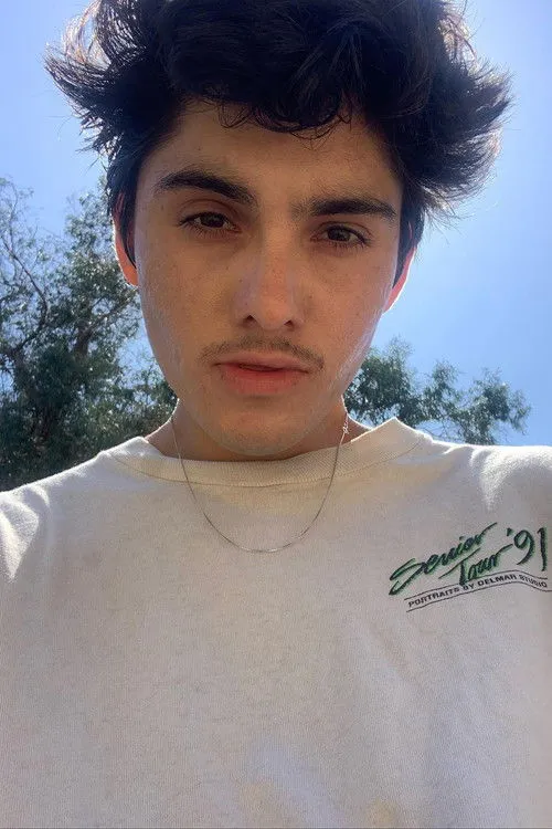 Nico Romero como Diego de Alba