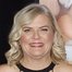 Paula Pell como Helen Henry Demarcus