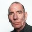 Pete Postlethwaite como Hooch