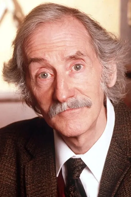 Peter Benson como Archie Hunter