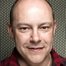 Rob Corddry como Moses Taylor