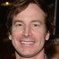 Rob Huebel como Dylan Beagleton