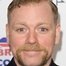 Rufus Hound como Gilbert