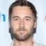 Ryan Eggold como Tom Keen