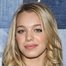 Sadie Calvano como Violet Plunkett