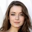 Sarah Bolger como Emily Thomas