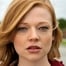 Sarah Snook como Nikki